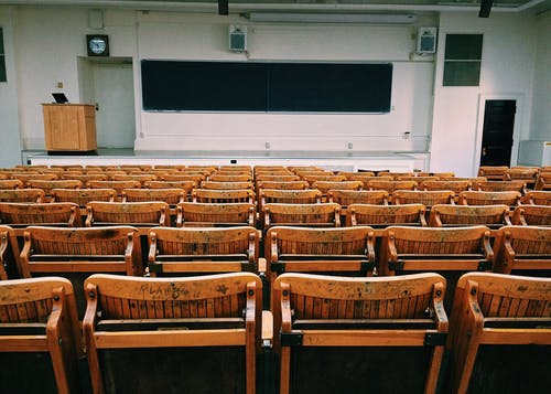 业绩变脸、市值跌近8成，UCloud“云”缝找路