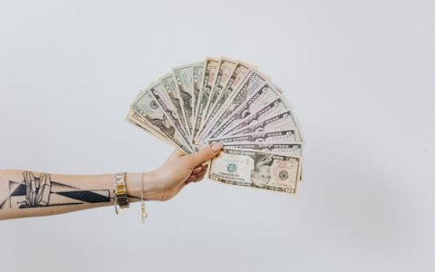 打碎软件应用，在产业互联场景中串联—钉钉7.0关注企业间高效协同