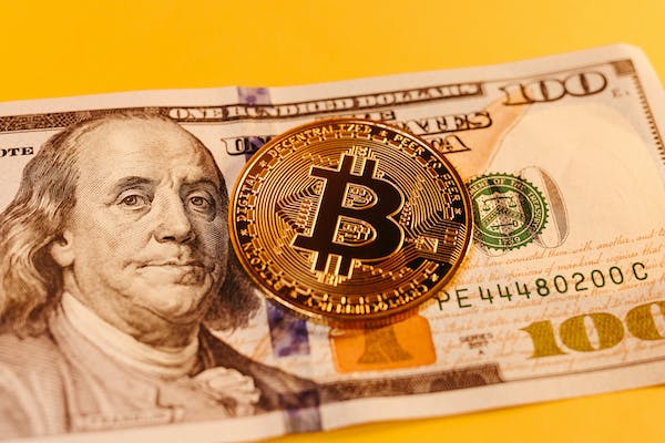 高竞争环境下，企业如何打造战略营销策略？