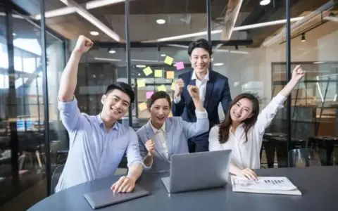 1亿美金ARR之后，从协同Office到三件套，飞书如何“黏住”ToB客户？