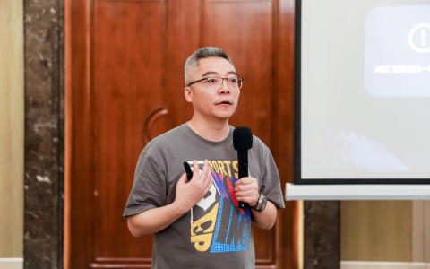 从数字化到智能化：AIGC时代的数字变革与创新