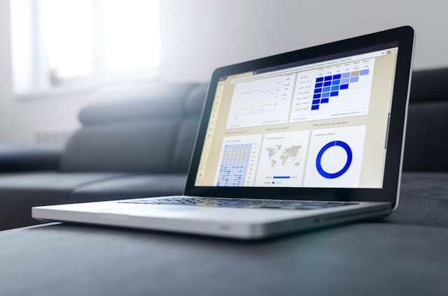 SaaS CRM最热的十年：红圈向左，销售易向右，纷享销客到底该何去何从？