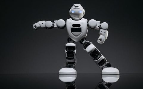 人形机器人泡沫破裂？独角兽达闼停摆，硅谷明星 Figure 陷“造假”风波