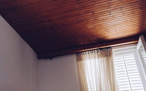 企服杂谈：企查查要上市了，但天花板可能比估值更早到