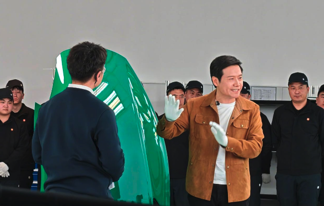 从绿化带战神,到200公里瞬刹,雷军回应一切