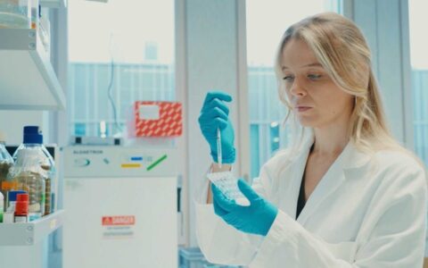 瑞士生物科技公司CellX Biosolutions研发微流控装置，开发持久性化学污染物生物降解产品