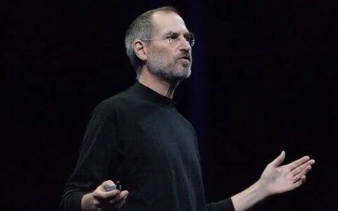 库克卸任苹果CEO，十五年将iPhone生态扩展至25亿活跃设备